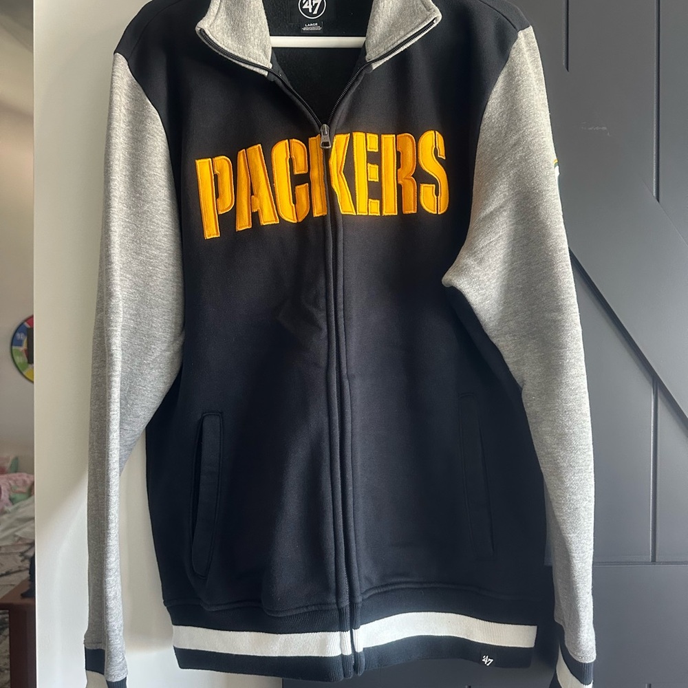 '47 Brand Black and Gray Packers Full-Zip Jacket with Gold Lettering